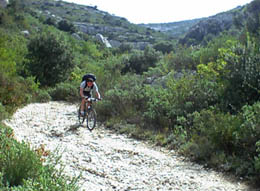 Le plateau du Vaucluse : Murs - Fontaine de Vaucluse